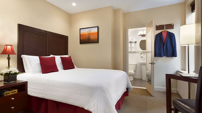 Accessible One Queen Bed
